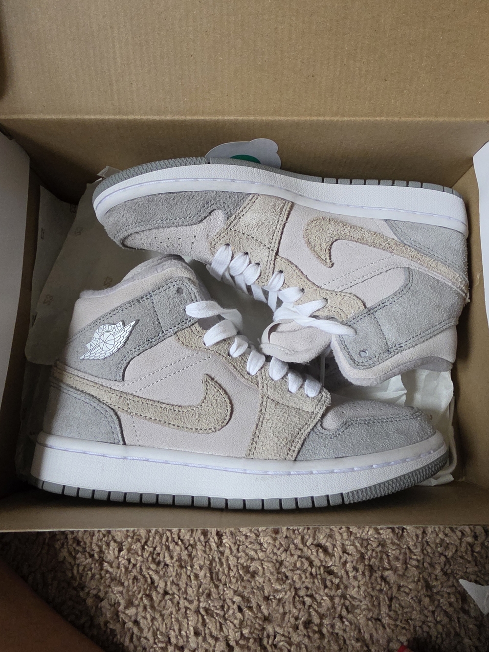 Jordan Women’s Sneakers in Beige and Light Gray